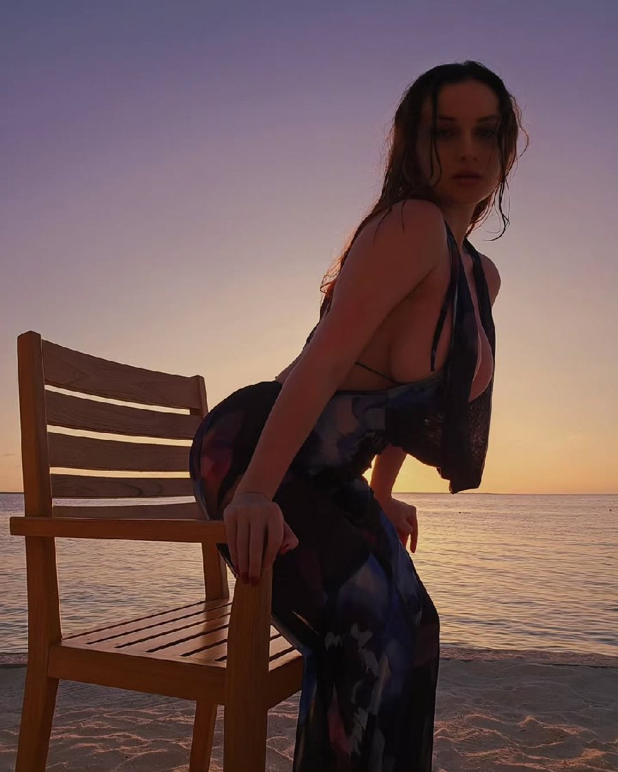 Sexy girl Miranda Faith nude in Funafuchi