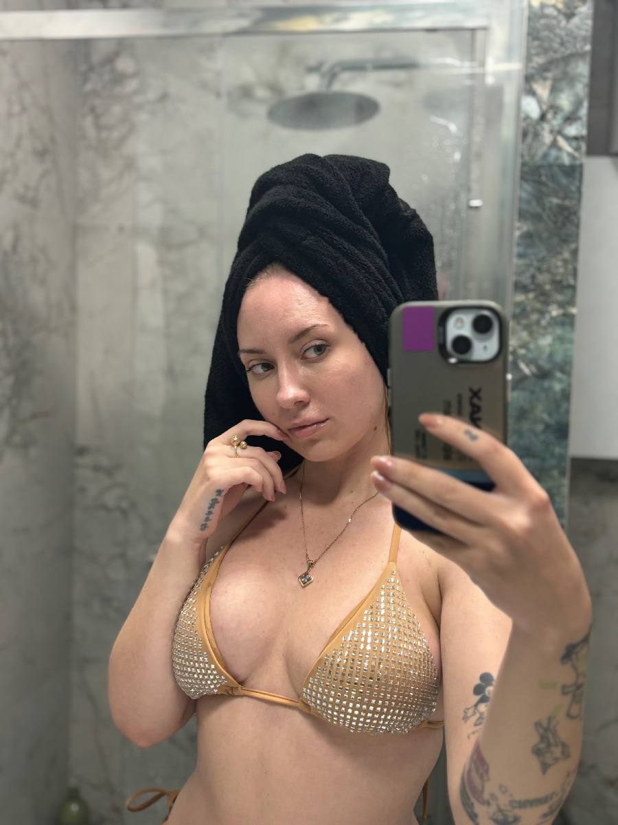 Nude girl KateV in Funafuchi