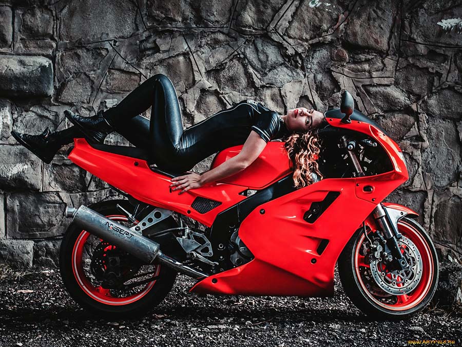 Beautiful girl Beautiful girls and motorcycles in Funafuchi