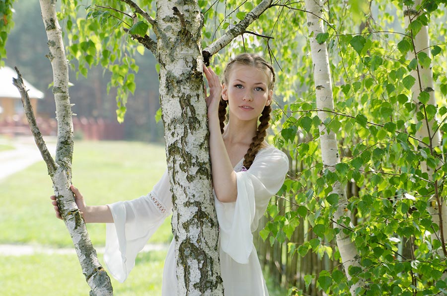 Women in Slavic costumes in Funafuchi