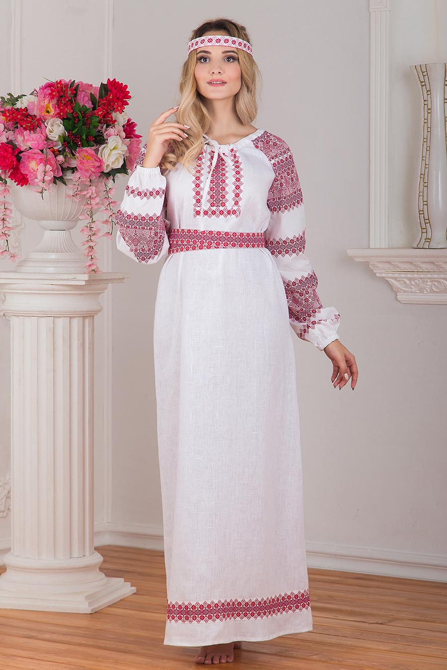 Women in Slavic costumes in Funafuchi