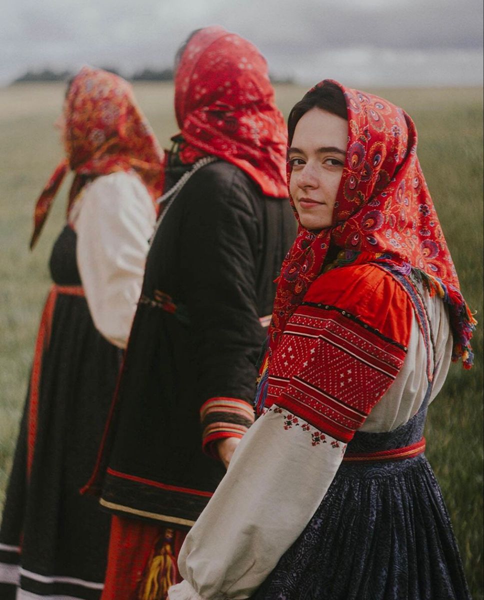 Women in Slavic costumes in Funafuchi