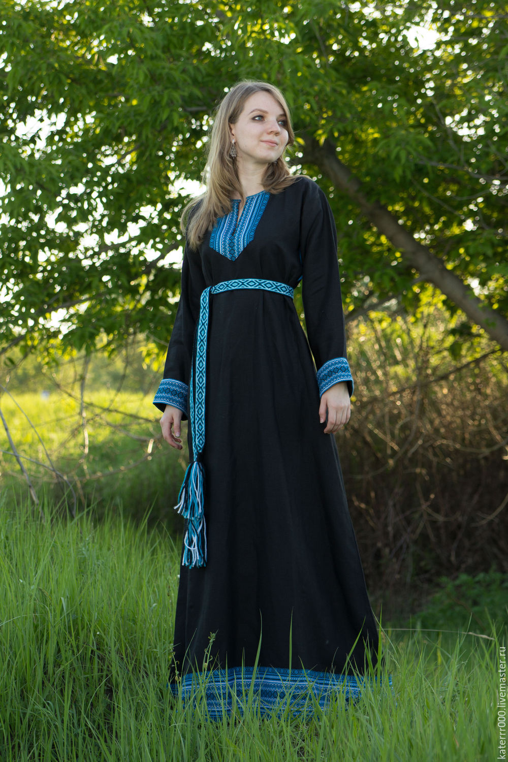 Women in Slavic costumes in Funafuchi