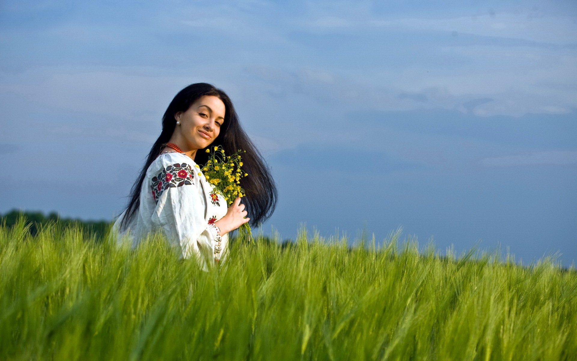 Girls in Slavic costumes in Funafuchi